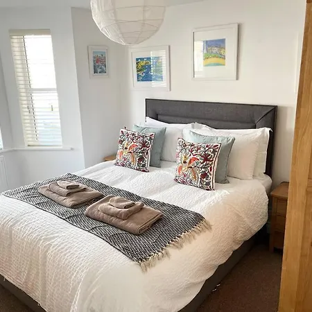 4 Porth Gwel, Sea View & Parking * Falmouth