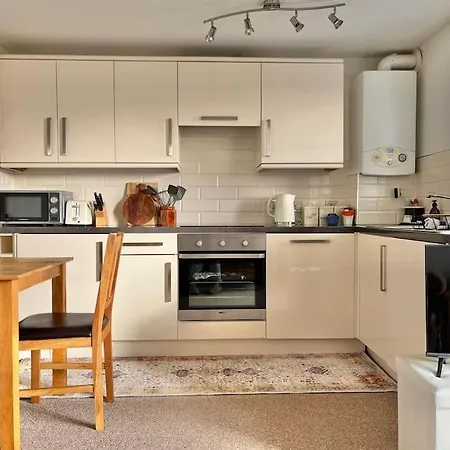 Apartment 4 Porth Gwel, Sea View & Parking *