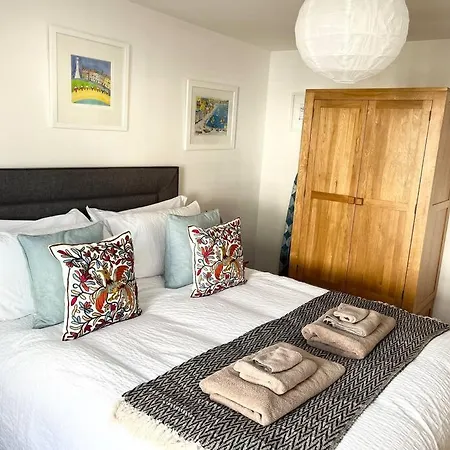 Apartment 4 Porth Gwel, Sea View & Parking *